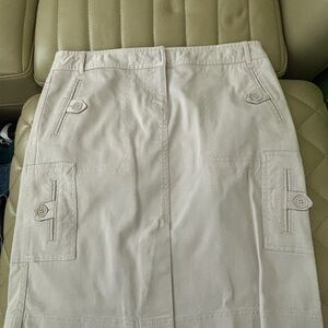 LOFT Light Beige Cargo Skirt Size 10 - 98% cotton 2% Lycra - worn maybe once!